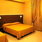 Moderno Hotel 3*