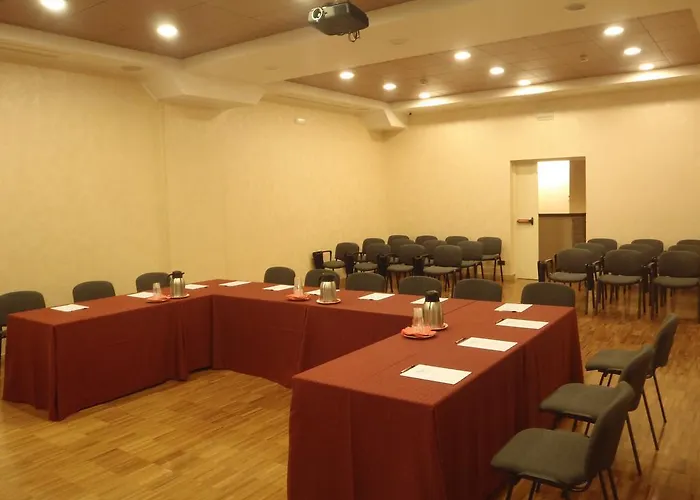 Moderno ホテル 3*